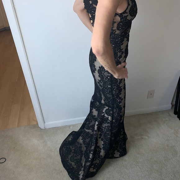 Alice + Olivia Lace Long gown - Picture 5 of 6